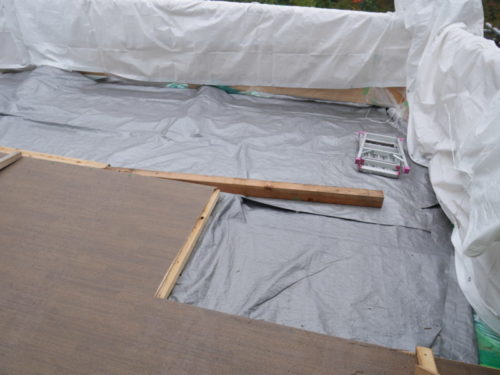 舞台の一部が切られている